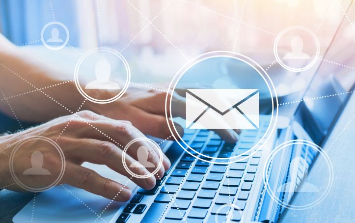 Jak poradnia przekazuje orzeczenie do szkoły? e-Doręczenia, forma papierowa, skan
