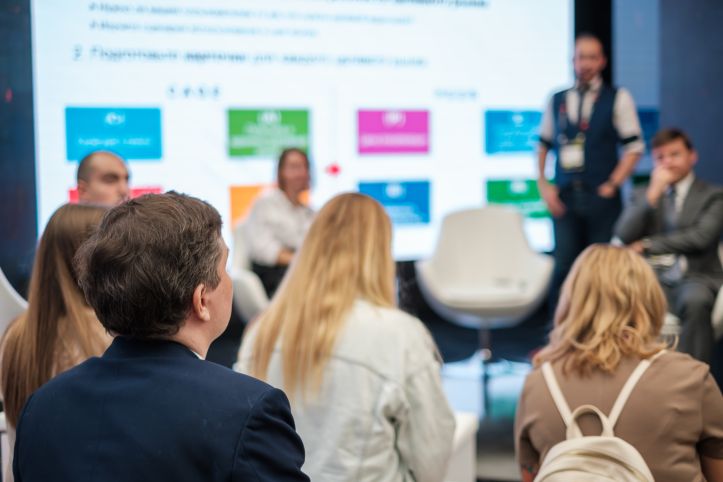  Czy nauczyciel musi odpracować czas szkolenia? Czas pracy nauczyciela