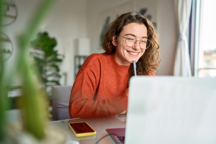   Czy po studiach online można uczyć w szkole? Studia i studia podyplomowe dla nauczycieli