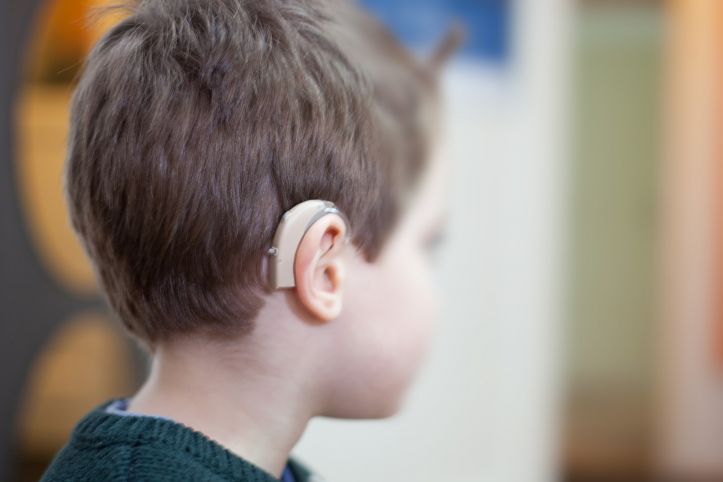 Znaczny niedosłuch – uczeń słabosłyszący czy niesłyszący