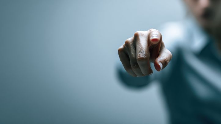 Określenie „ofiara przemocy” w dokumentach szkolnych – jak zmienić język i perspektywę? 