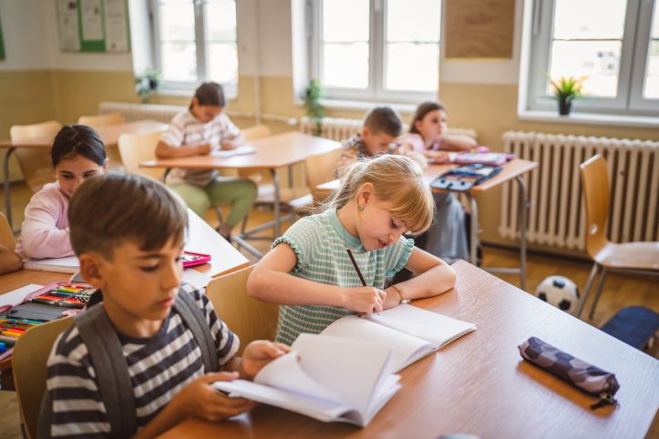 Uczniowie z niepełnosprawnościami a nowe technologie informacyjne. Jak wspierać uczniów w wykorzystaniu urządzeń cyfrowych?