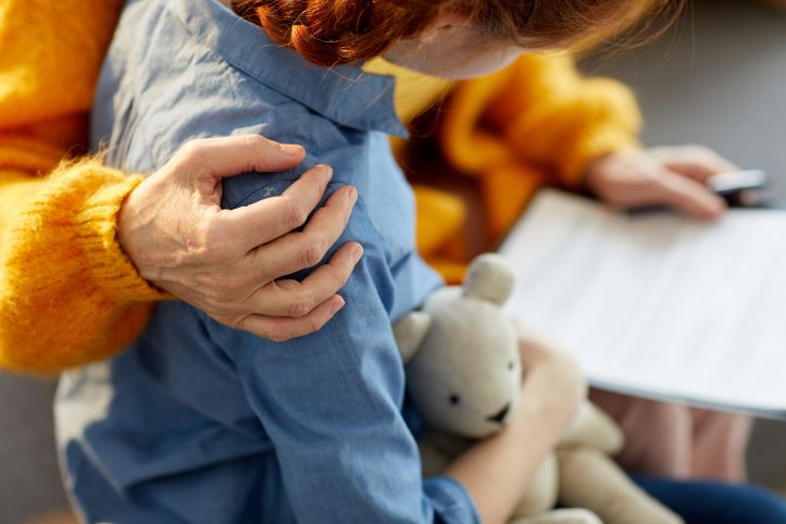Wniosek o wgląd w sytuację dziecka – jak i kiedy go napisać?