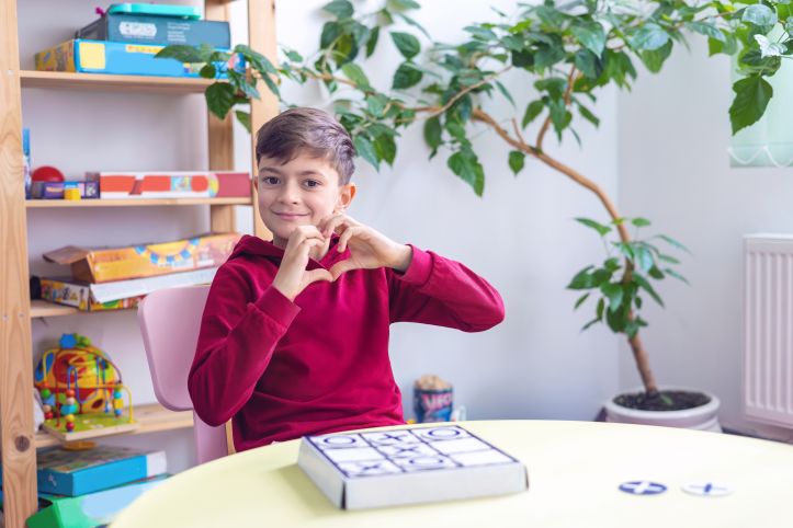 Czy poradnia musi udostępnić dokumentację psychologiczną na żądanie sądu?