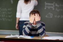 Problemy wychowawcze w szkole – dlaczego nauczyciele reagują za późno?