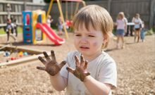   Dziecko, które nie lubi się brudzić – perspektywa integracji sensorycznej i nadwrażliwości dotykowej