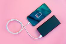 Telefon jako narzędzie potrzebne uczniowi ze względów zdrowotnych – jak uzyskać zgodę na korzystanie ze smartfona