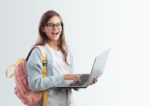 Laptopy dla czwartoklasistów – uczniowie bezpłatnie otrzymają komputery