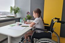 Szkoła musi zapewnić specjalistyczny sprzęt dla uczestnika zajęć rewalidacyjno-wychowawczych