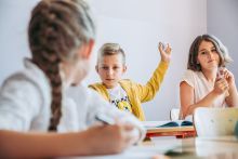 Gdy agresja i przemoc są wołaniem o uwagę. Jak reagować i wspierać ucznia, który używa zachowań trudnych, by zyskać kontakt z dorosłym?