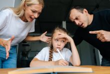Brak porozumienia między rodzicami a udzielanie pomocy psychologiczno-pedagogicznej