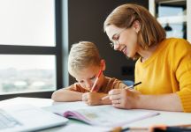 Dostosowanie wymagań edukacyjnych i ocenianie ucznia z orzeczeniem ­– kompetencje nauczyciela przedmiotu i nauczyciela współorganizującego kształcenie