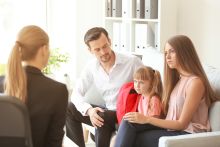 Jak rozmawiać z rodzicami o diagnozie dziecka? Praktyczne strategie na trudne rozmowy w szkole