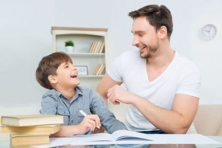 Nauczanie indywidualne a nieobecność rodziców w domu