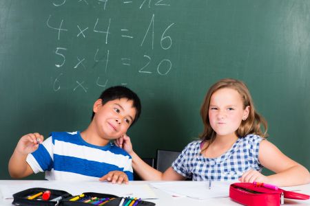   Uczeń zagrożony niedostosowaniem społecznym – definicja, symptomy i wsparcie szkoły