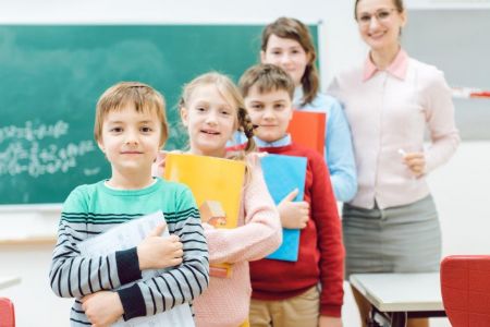 Kto może prowadzić dodatkowe zajęcia z języka polskiego dla uczniów niebędących obywatelami polskimi