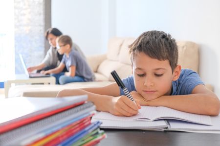 Świetlica szkolna w edukacji domowej - czy szkoła ją zapewnia