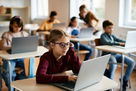 Uczeń z Ukrainy także otrzyma laptopa dla czwartoklasisty