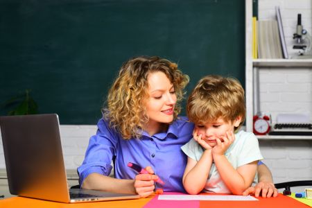 Czy poradnia psychologiczno-pedagogiczna może odmówić pomocy dziecku z niepublicznego przedszkola