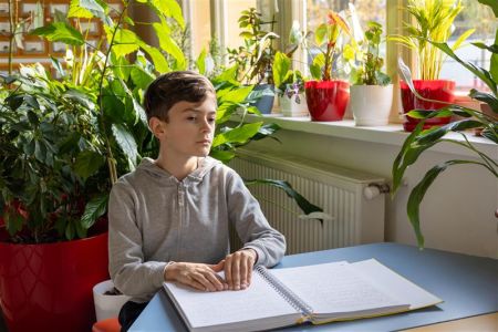   On nie jest niegrzeczny – on nie widzi. Najczęstsze błędne interpretacje zachowania dziecka z niepełnosprawnością wzroku w szkole