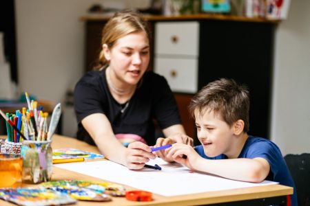 chcesz-aby-twoja-praca-miala-sens-sprawdz-studia-stworzone-z-mysla-o-wsparciu-dzieci-i-mlodziezy1medium
