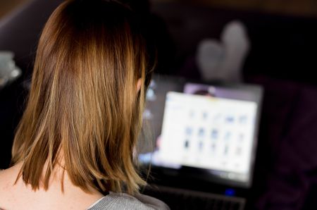 Młodzież chce współdecydować o swoim wizerunku w sieci – raport RPD